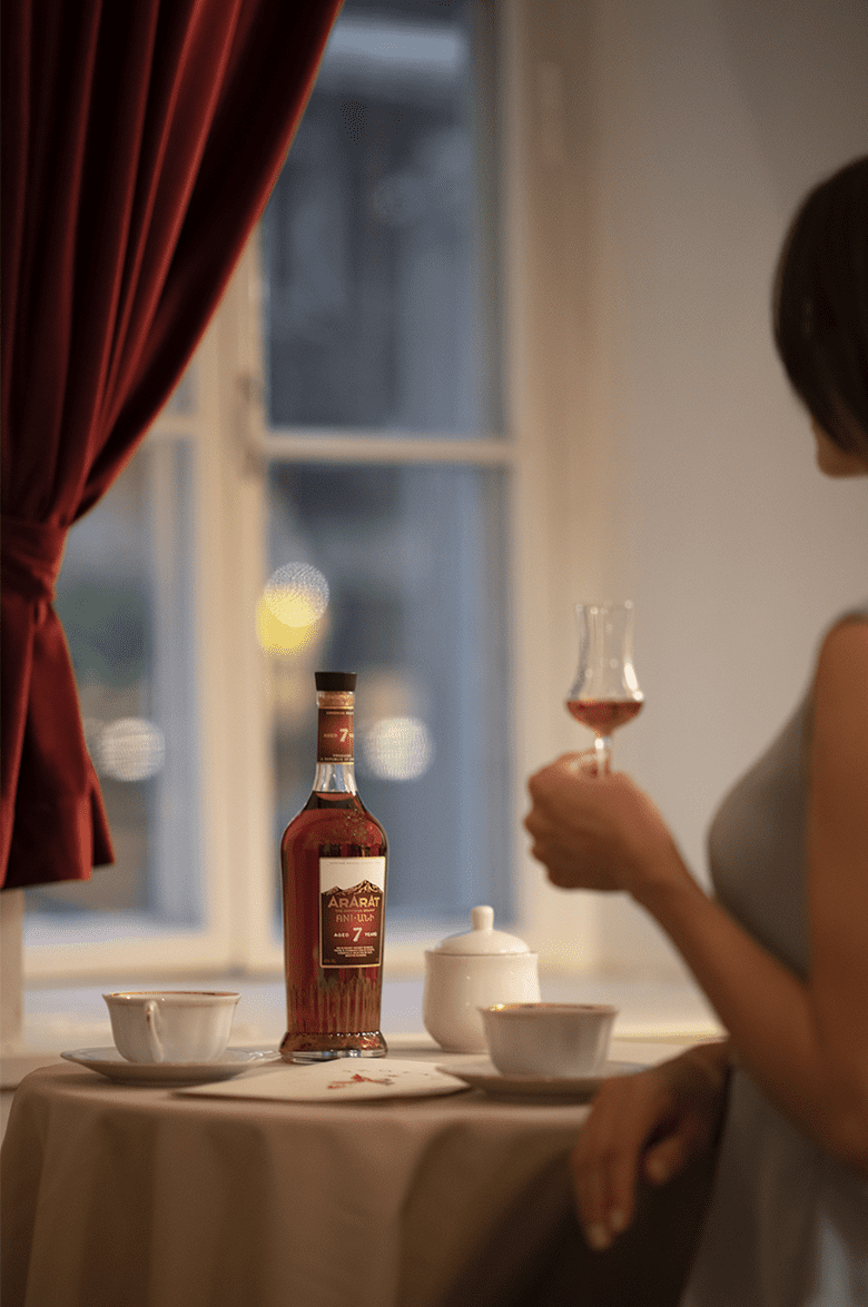 АРАРАТ Ани 7 лет в подарочной упаковке 0.5 л